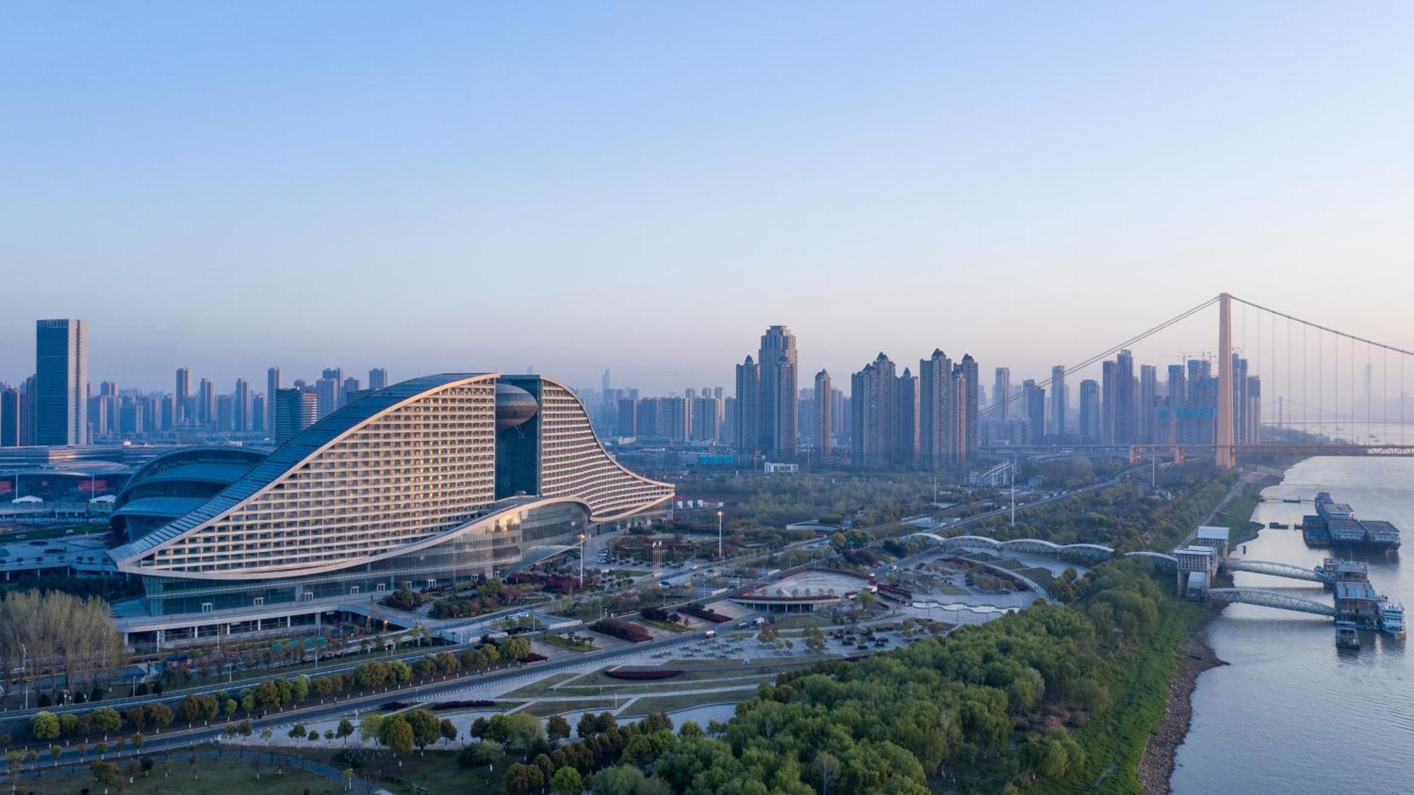 Intercontinental Wuhan By Ihg - Yangtze River View Eksteriør billede